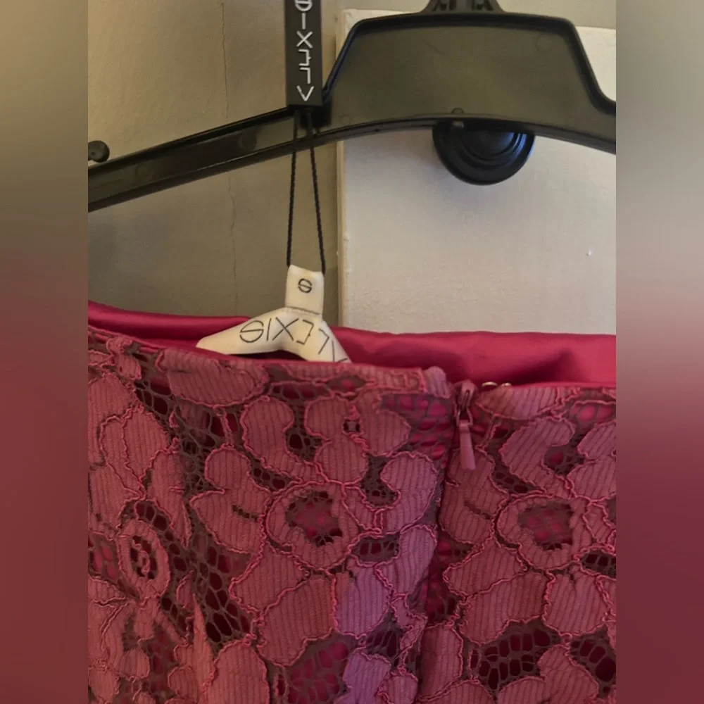 ALEXIS Estonia Pink Floral Lace Long Skirt NWT Size Small - Picture 5 of 6